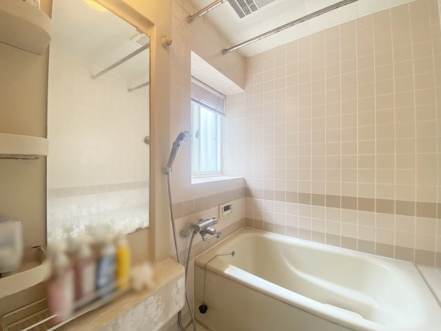 三鷹市中原【仲介手数料無料】　三鷹市中原　中古戸建の浴室|～仲介手数料無料☆八王子ひなた不動産～三鷹市中原１丁目　中古戸建
