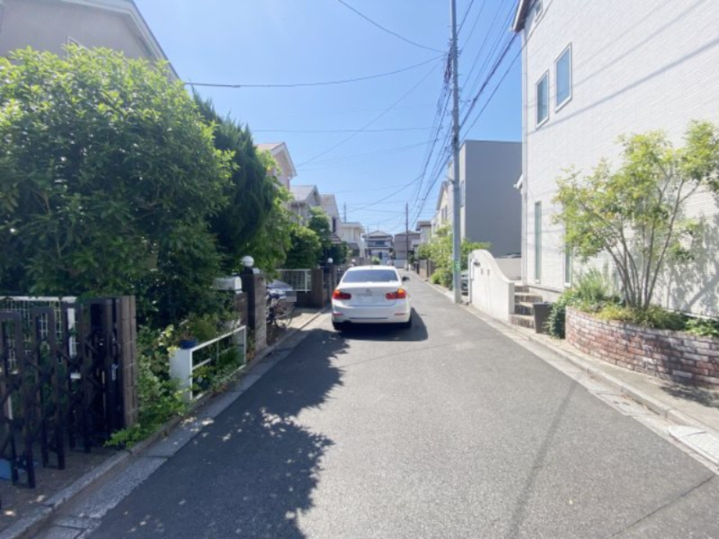 三鷹市中原【仲介手数料無料】　三鷹市中原　中古戸建の前面道路含む現地写真|～仲介手数料無料☆八王子ひなた不動産～三鷹市中原１丁目　中古戸建
