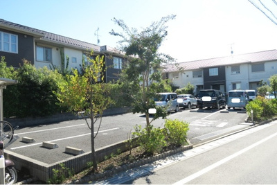 敷地内駐車場　※要空き確認