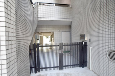 【エントランス】 | 朝日小日向マンション