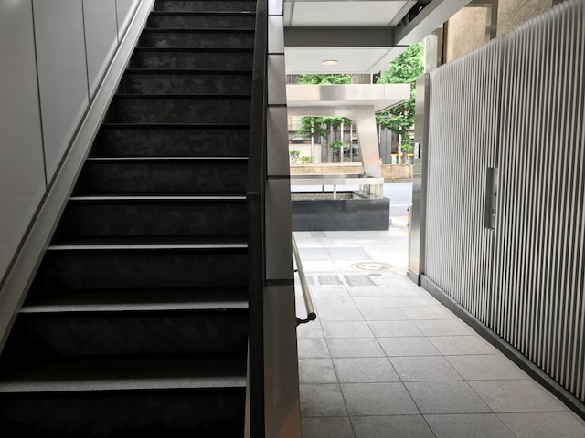 八重洲N３ビルのロビー