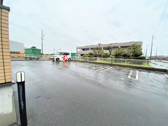 グランツの駐車場