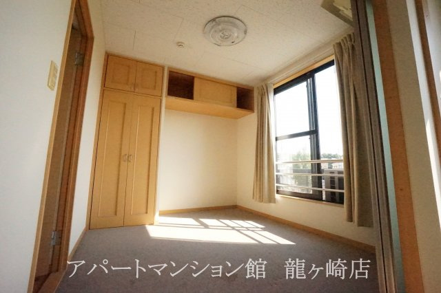 レオパレスパークサイドヒルの寝室|画像8