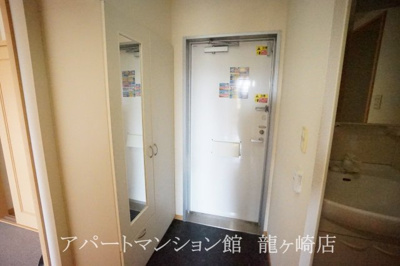 【玄関】 | レオパレスパークサイドヒル | 画像9