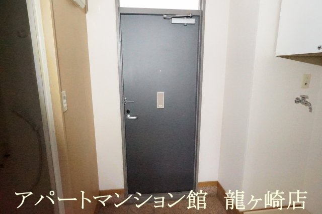 レオパレスサクセスⅠの玄関