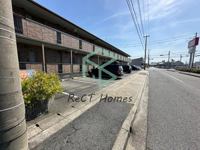 サンライズ城南の駐車場