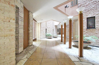 【エントランス】