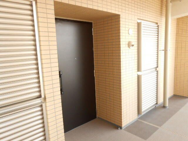 クレヴィア市川行徳のエントランス