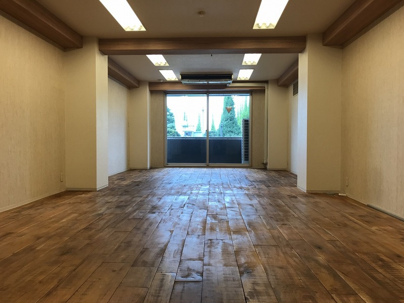 南青山ビルの内装