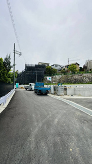 【前面道路含む現地写真】