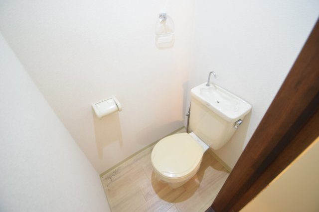 エムブレムベータのトイレ|きれいなトイレです。