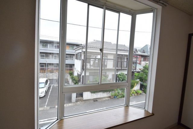 エムブレムベータのその他|便利な出窓もあります。