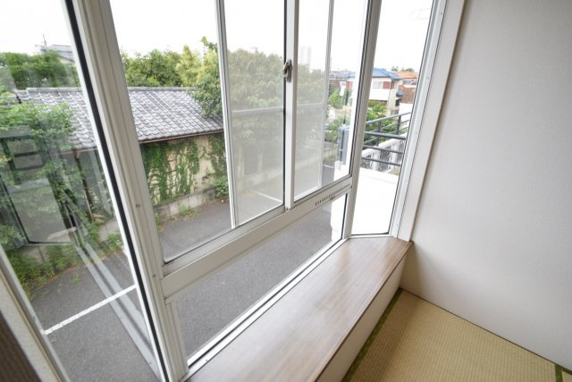 エムブレムベータの展望|出窓和室にもあります。