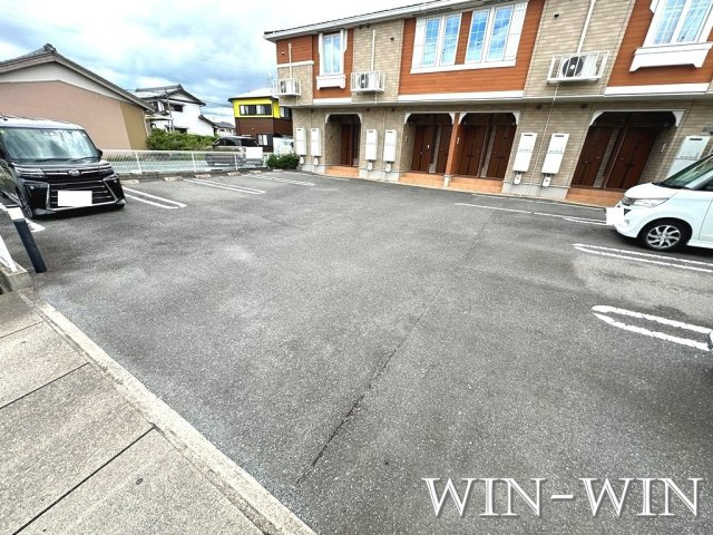 ファインの駐車場