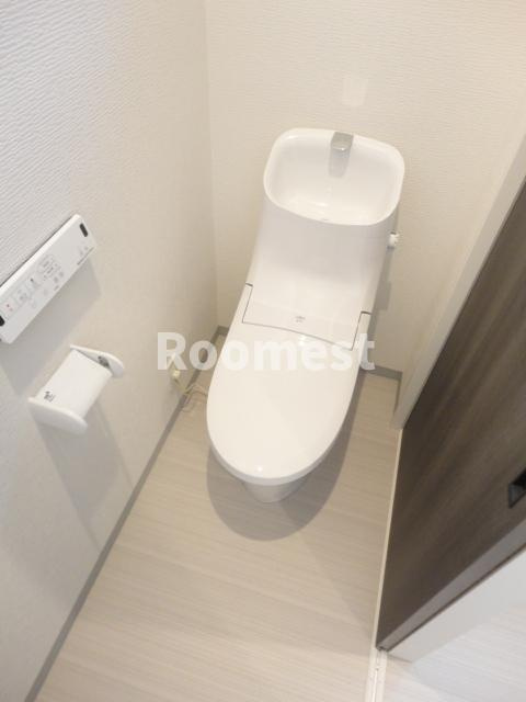 アルクレア加古川のトイレ|落ち着いた色調のトイレです