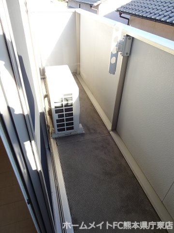 熊本市東区新外４丁目のアパートのバルコニー