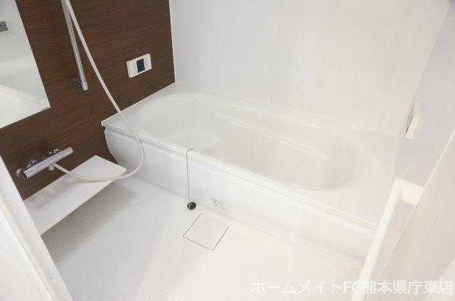 熊本市東区新外４丁目のアパートの浴室