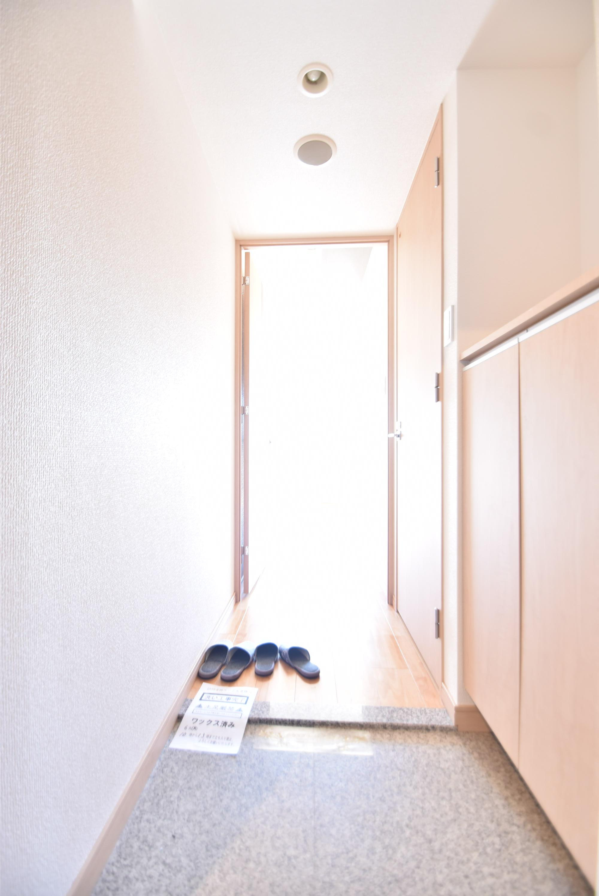 大阪市都島区中野町４丁目の賃貸マンションの玄関