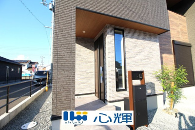 【外観】 | アーキデイズ防府市江泊（１号地） | 家の顔となる玄関。ゲストを迎え入れても安心の空間です。
