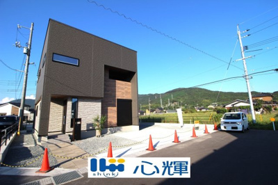 【前面道路含む現地写真】 | アーキデイズ防府市江泊（１号地） | 整備された道路に面する現地は、コミュニティー以外の方々の出入りも少なく、お車の出し入れも楽々です。