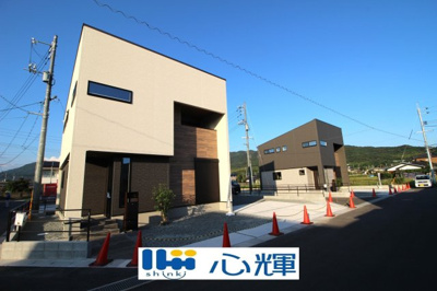 【前面道路含む現地写真】 | アーキデイズ防府市江泊（２号地） | 整備された道路に面する現地は、コミュニティー以外の方々の出入りも少なく、お車の出し入れも楽々です。