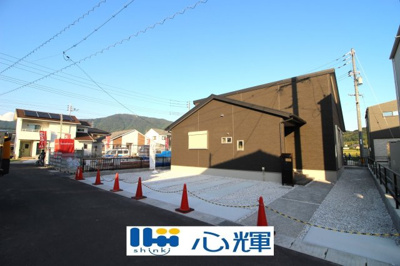 【前面道路含む現地写真】 | サンコート防府市江泊（３号地） | 整備された道路に面する現地は、コミュニティー以外の方々の出入りも少なく、お車の出し入れも楽々です。