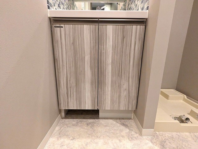 GRAND CONCIERGE浅草橋の設備|洗面台の下にヘルスメーターストックスペースあります