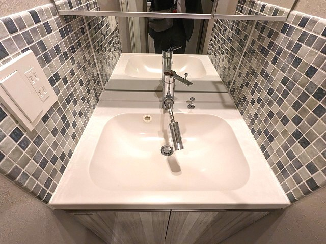 GRAND CONCIERGE浅草橋の設備|ハンドシャワー付き独立洗面台です