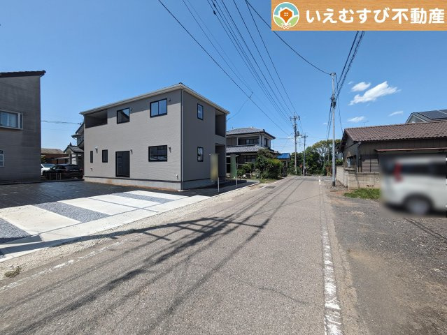 URBAN STYLE　太田市高林寿町2期の前面道路含む現地写真