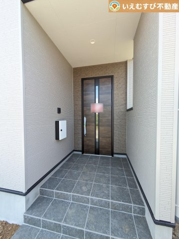 URBAN STYLE　太田市高林寿町2期のエントランス