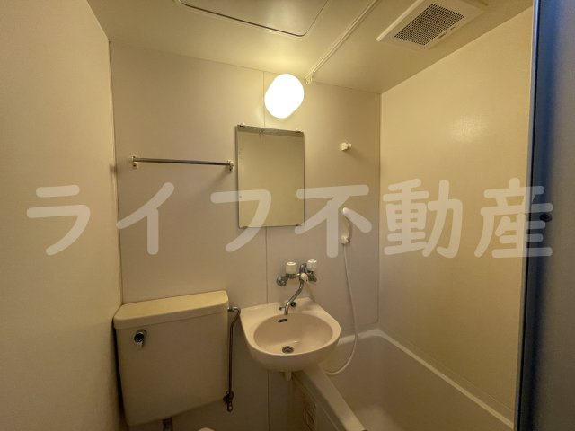 シャルルフジ吉田の洗面所|広い洗面スペース