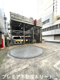 【駐車場】 | ターンテーブル付き駐車場です
