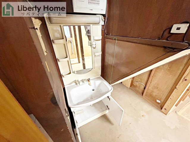 土浦市桜町　中古戸建の独立洗面台