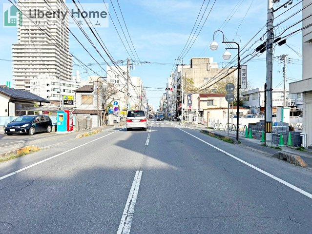 土浦市桜町　中古戸建の前面道路含む現地写真