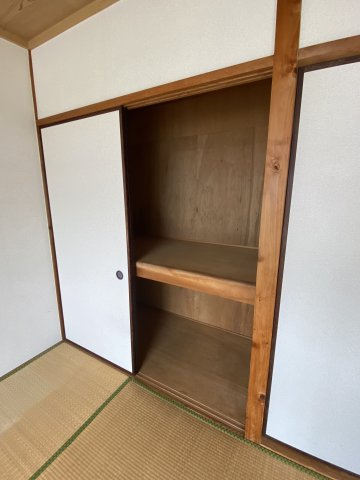 コーポ三本木の収納|和室２部屋それぞれ収納あります。