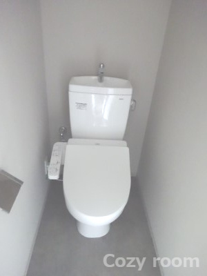 【トイレ】 | TOPAZ江坂 | 広くて綺麗で温座洗浄トイレです