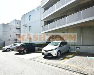 中野区本町２丁目の賃貸マンションのエントランス