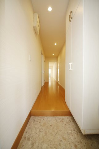 エクセレンス　マイウェイの玄関