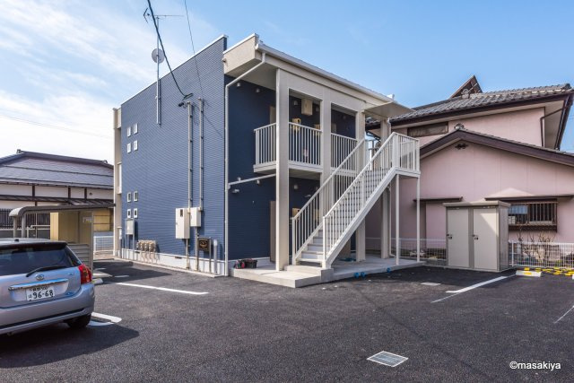 クレシェンテＳの外観