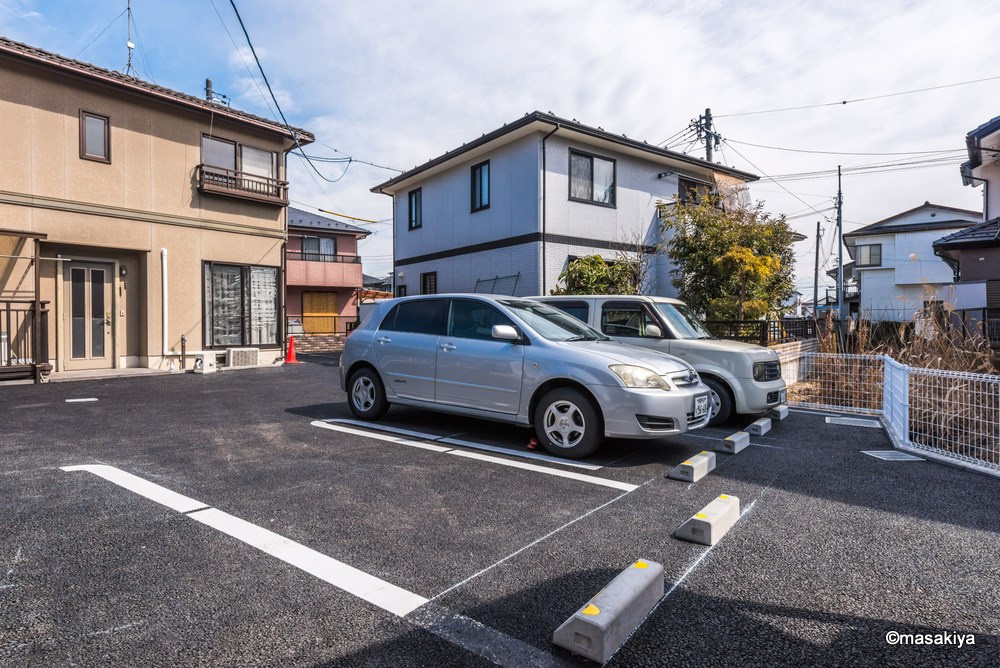 クレシェンテＳの外観|駐車場