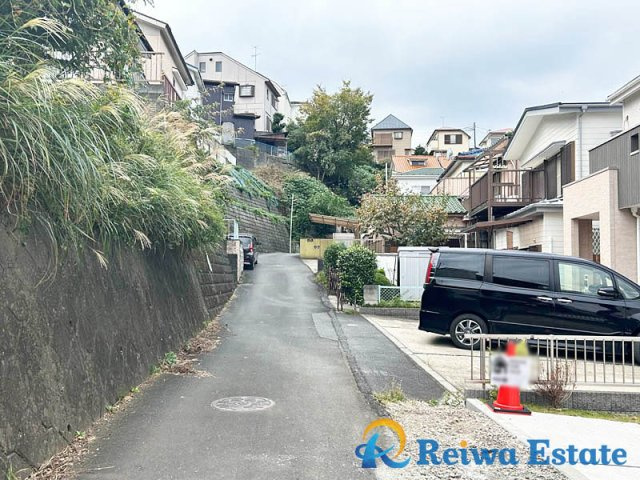 新築戸建　藤沢市白旗4丁目の前面道路含む現地写真