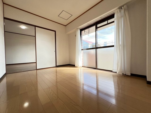 ロイヤルハイツ千里の洋室