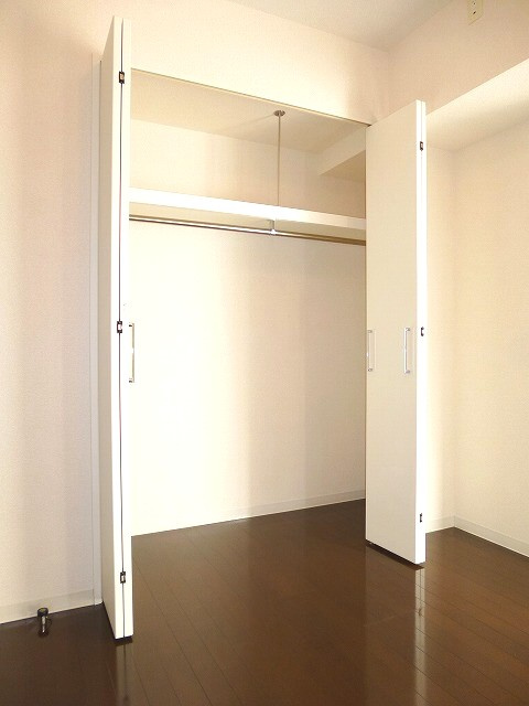 ParkAxis元浅草stageの設備|パークアクシス元浅草ステージの６．３帖洋室のクローゼットです