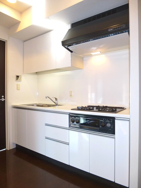 ParkAxis元浅草stageのキッチン|パークアクシス元浅草ステージのキッチンです、グリル付ガス３口ガスシステムキッチンです