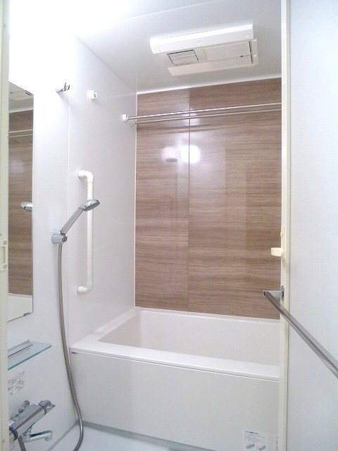 ParkAxis元浅草stageの浴室|パークアクシス元浅草ステージのバスルームです、追焚、浴室換気乾燥機付です