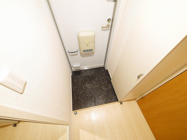 クレイノコミンチャーレドゥーエの玄関|毎日通る玄関はこちらです