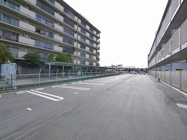 クレイノコミンチャーレドゥーエの駐車場|駐車場があります