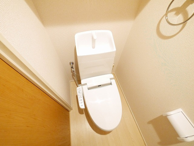 クレイノコミンチャーレドゥーエのトイレ|清潔感のあるトイレです