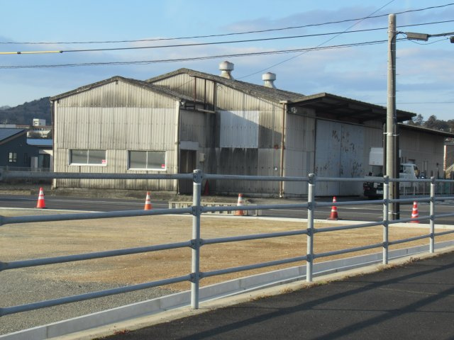 平福　貸倉庫の外観