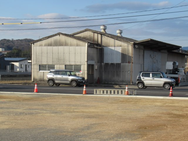平福　貸倉庫の外観